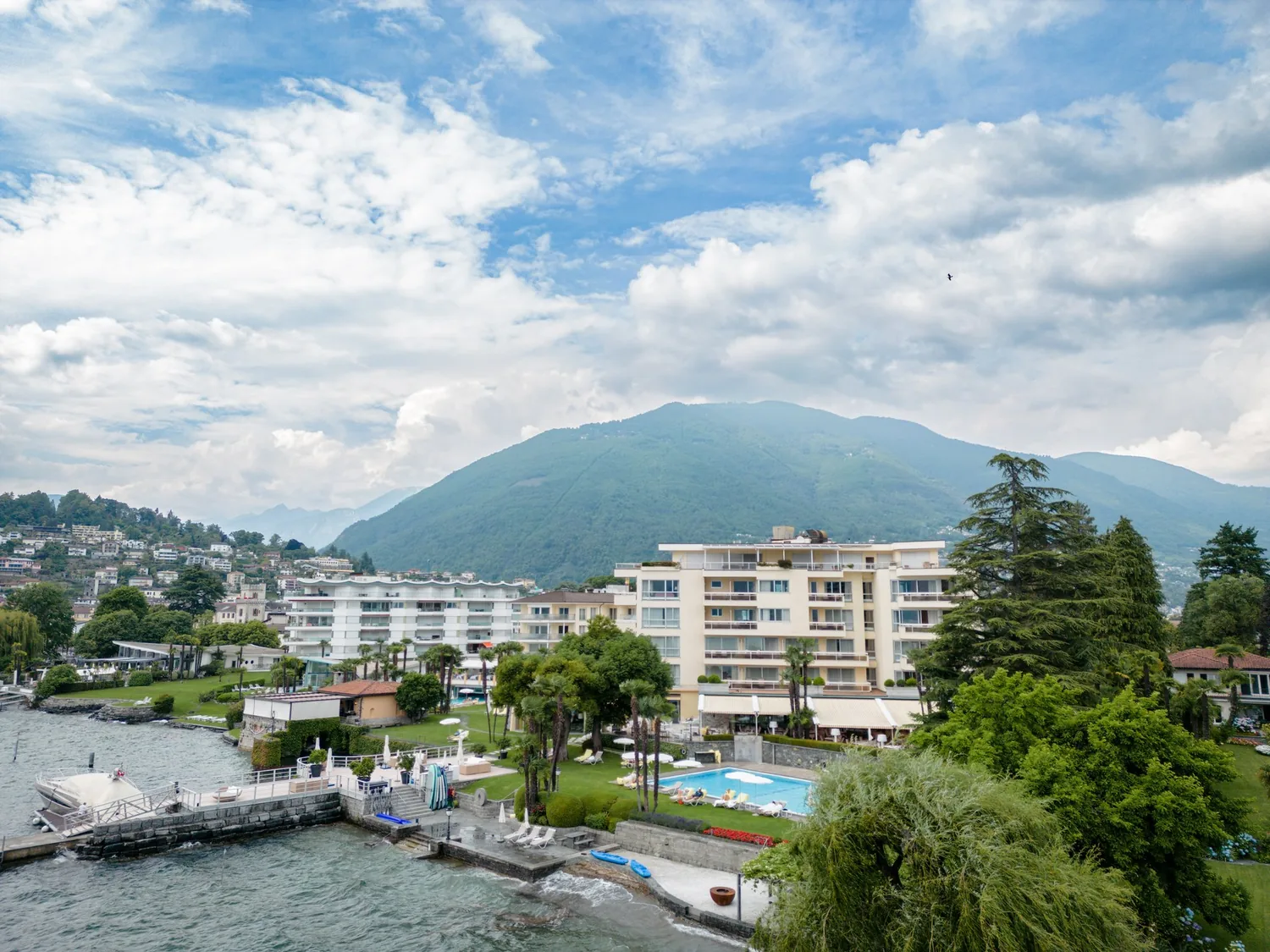 Das Hotel Eden Roc vom Lago Maggiore aus gesehen