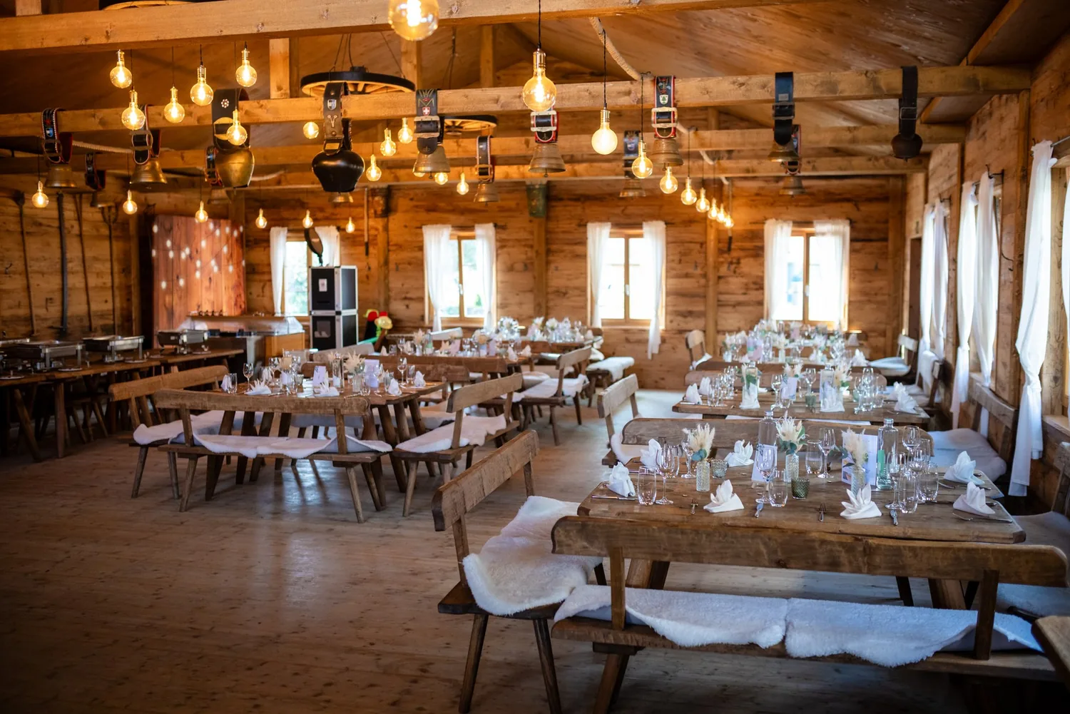 Der Saal im Chalet vor dem Fest