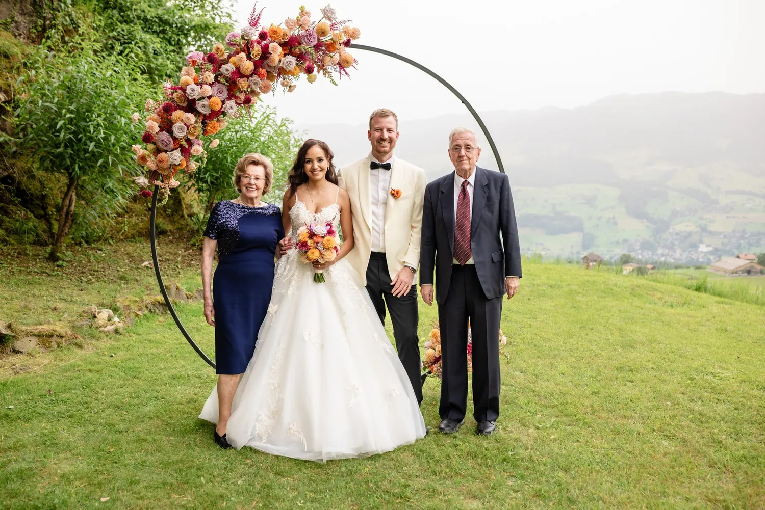 Familienbild am Blumenkreis
