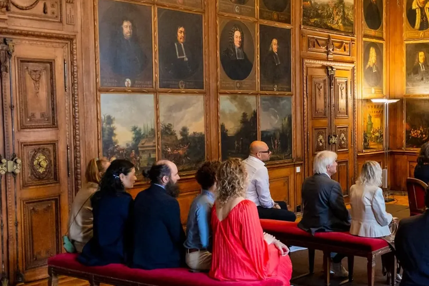Der Porträtsaal mit den Gästen
