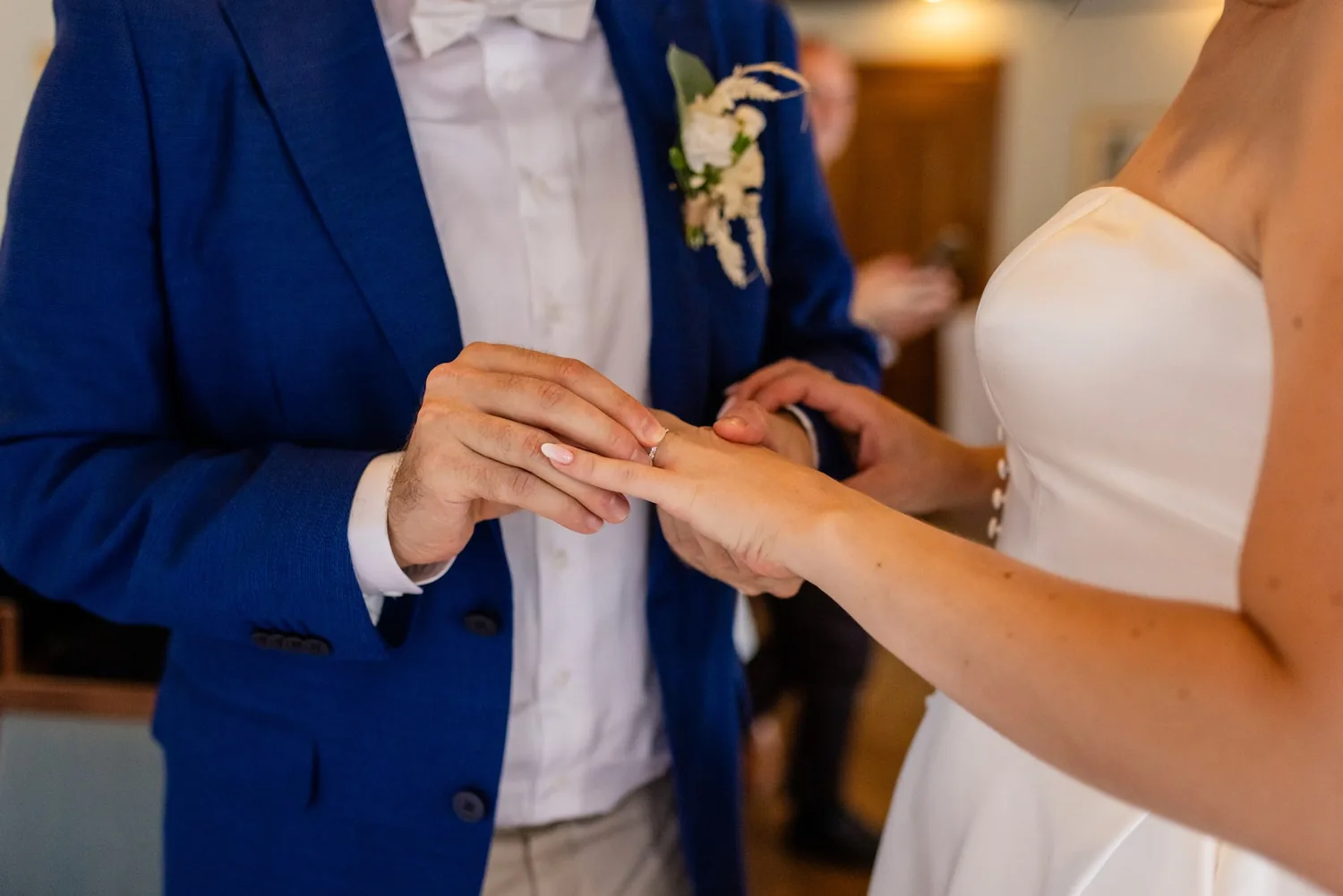 Ringtausch bei der Ziviltrauung im Zunfthaus zur Waag